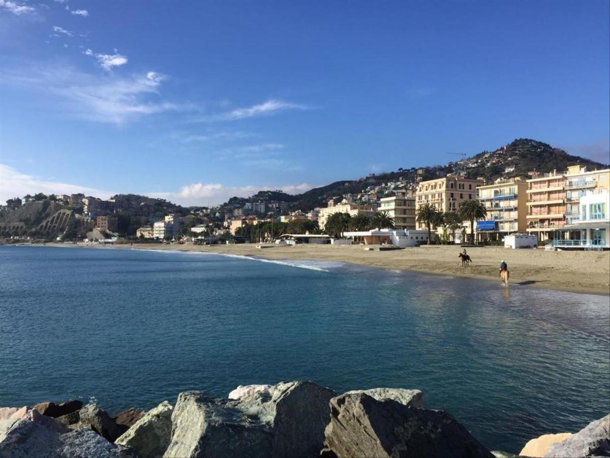 Le Finestre Sul Mare Daire Albissola Marina Dış mekan fotoğraf